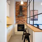 아파트 Chic In Historic Koneser Area 바르샤바