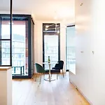 Chic In Historic Koneser Area 바르샤바