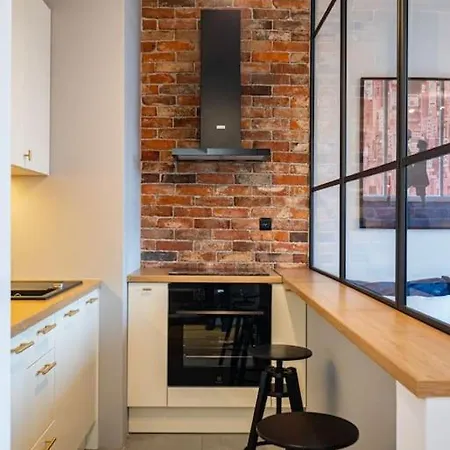 Апартаменты Chic In Historic Koneser Area