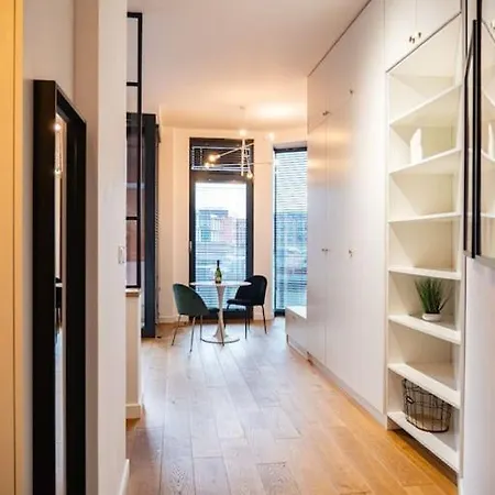 Apartment Chic In Historic Koneser Area *
