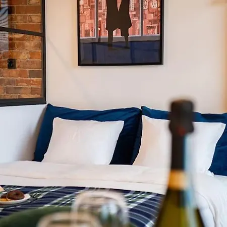 Chic In Historic Koneser Area