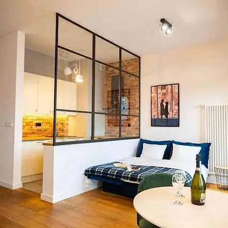 Chic In Historic Koneser Area Апартаменты Варшава