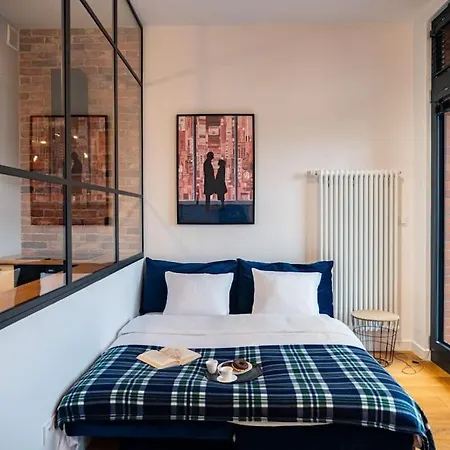 Chic In Historic Koneser Area *