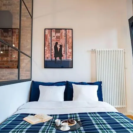 Apartment Chic In Historic Koneser Area