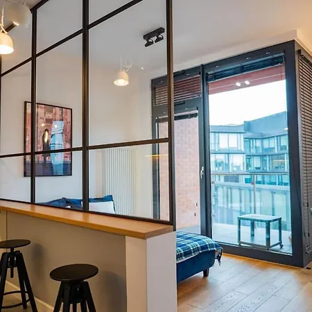 Chic In Historic Koneser Area Apartment *