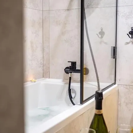 דירה Chic In Historic Koneser Area *