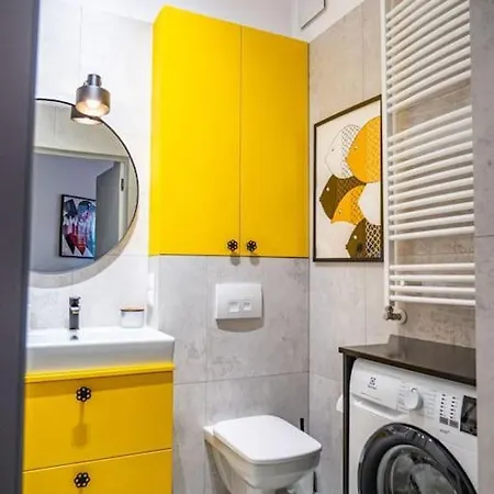 Chic In Historic Koneser Area Апартаменты *