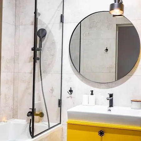 Chic In Historic Koneser Area Варшава