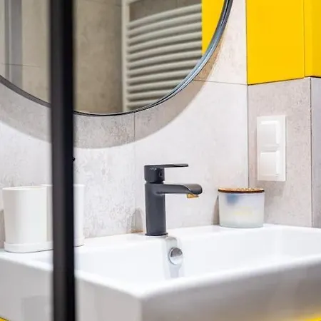 Апартаменты Chic In Historic Koneser Area Варшава