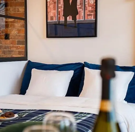 Chic In Historic Koneser Area