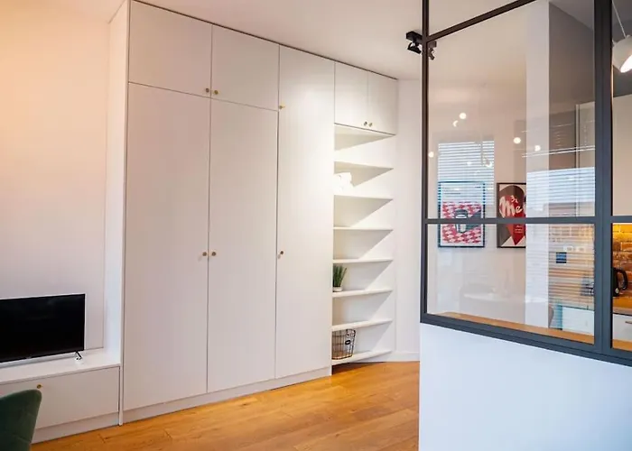 Chic In Historic Koneser Area *