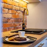 Апартаменты Chic In Historic Koneser Area
